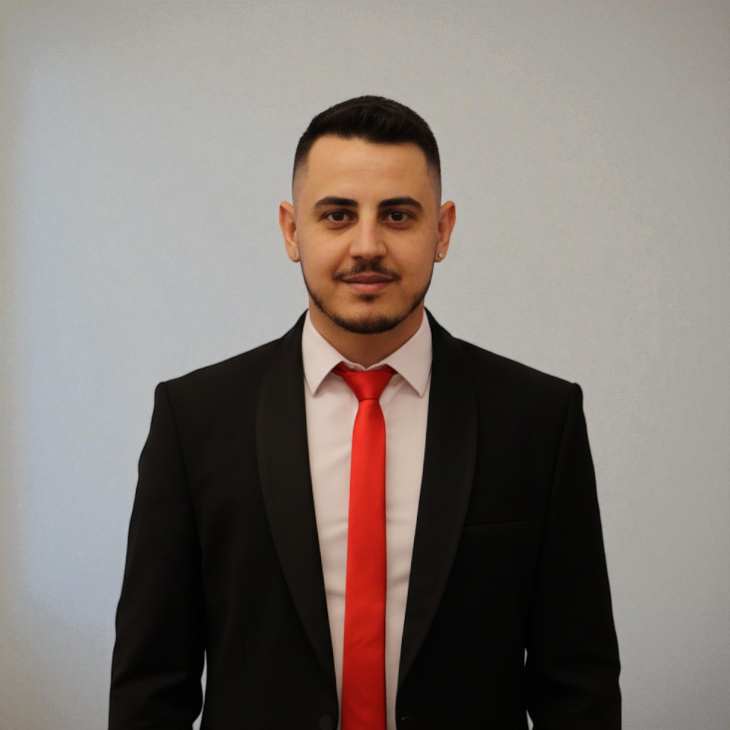 Zsoldos Péter - Egyedi digitális rendszerek fejlesztője, CRM és vállalatirányítási szakértő